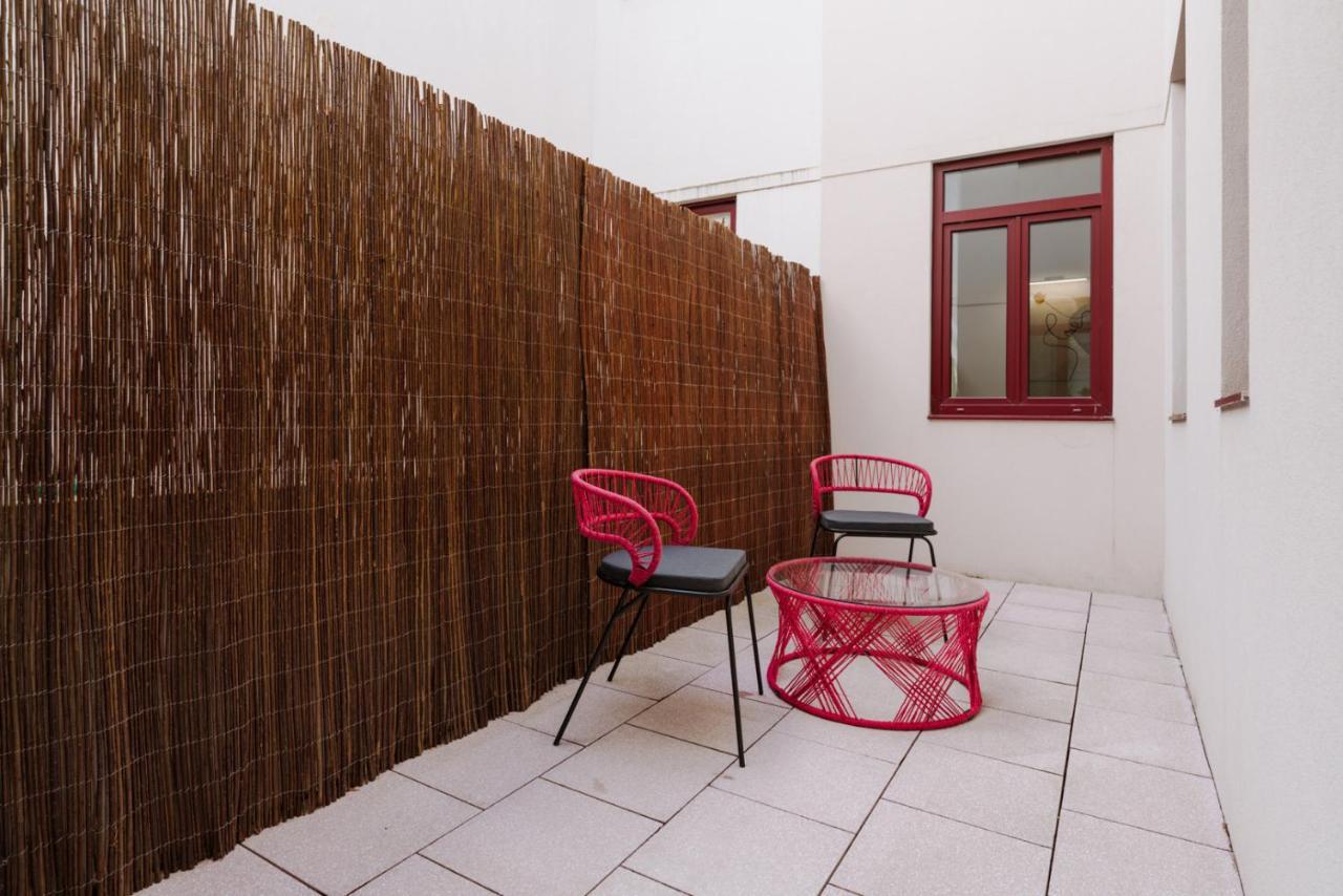 Romantic Luxury House W Captivating Outdoor Patio Appartement *