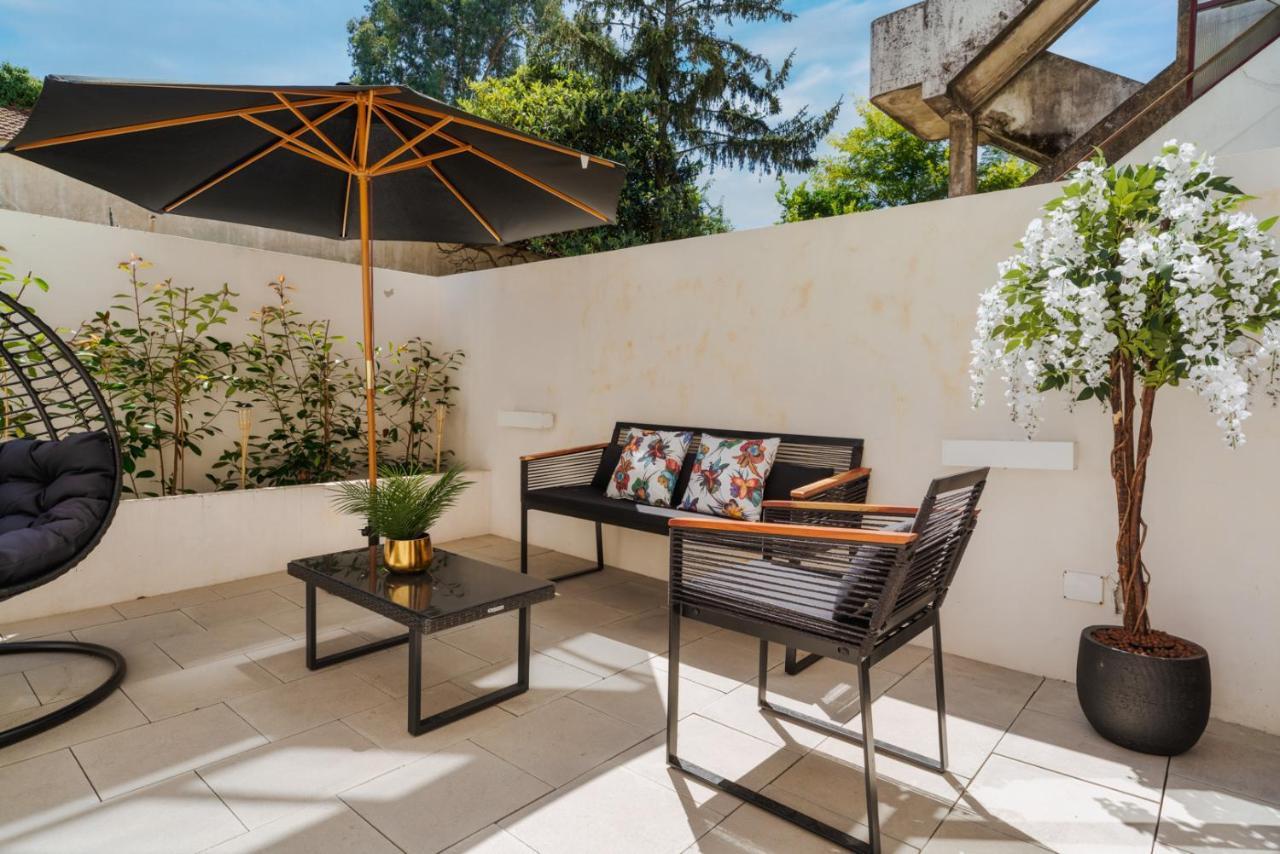 Romantic Luxury House W Captivating Outdoor Patio Appartement